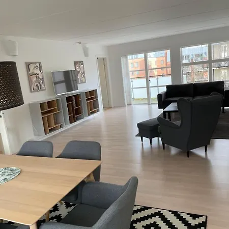 公寓 Lux Apartment, 2 Full Bathrooms *