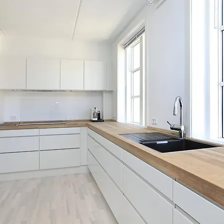 Lux Apartment, 2 Full Bathrooms, 4th *